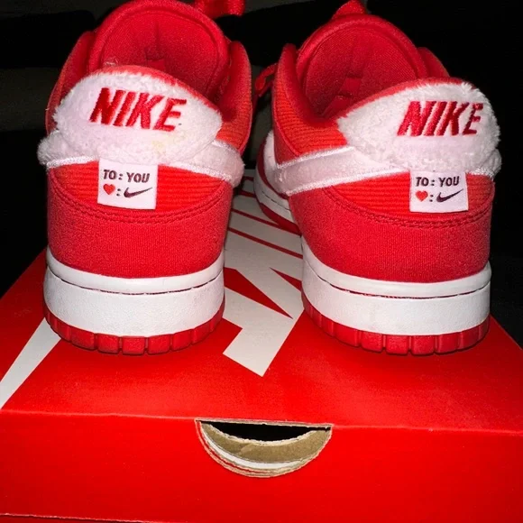 Nike Valentine Red dunk low - Picture 2 of 8